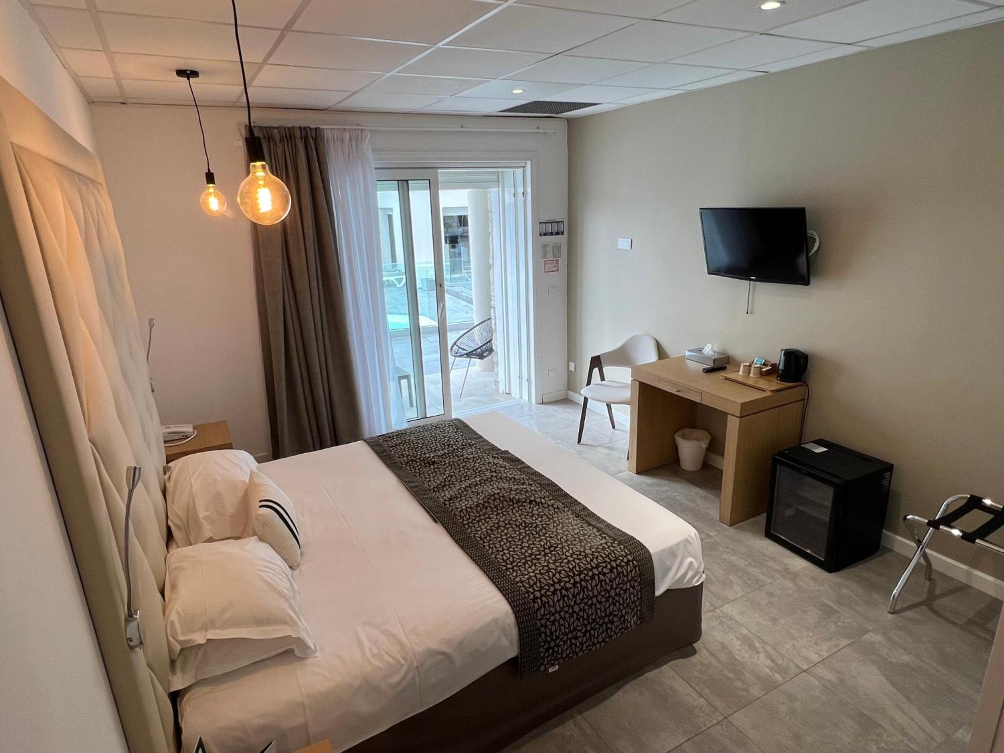 קאלבי Hotel Revellata & Spa מראה חיצוני תמונה